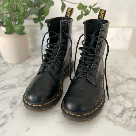 Dr. Martens Smooth Leather Lace Up Boots Black 1460 Combat Military 8 Hole - Picture 3 of 11